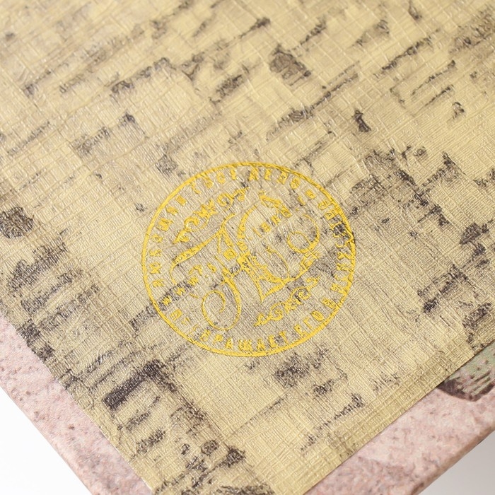 Сейф-книга дерево кожзам Сейф-книга дерево кожзам "Белочка в палантине и с сумочкой" 21х13х5 см