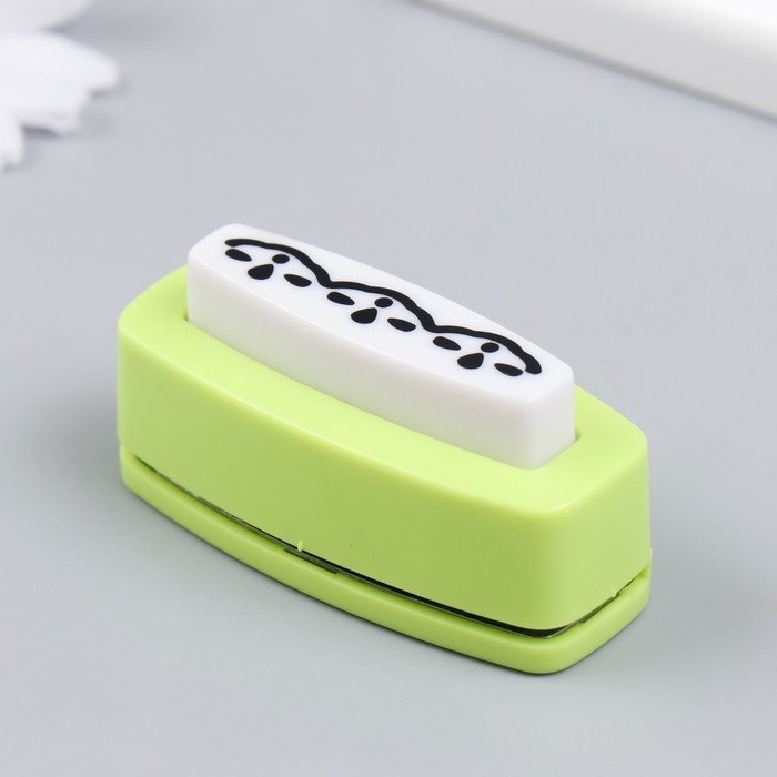 Фигурный дырокол края "Рукоделие" Узор №017 JF-829 6,8х3,0х3.2 см