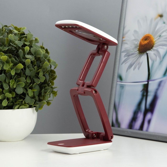 Настольная лампа с лупой 3х Настольная лампа с лупой 3х "Раскладушка" LED 5Вт 3000К 3хААА бордовый 9х6,5х25см RISALUX