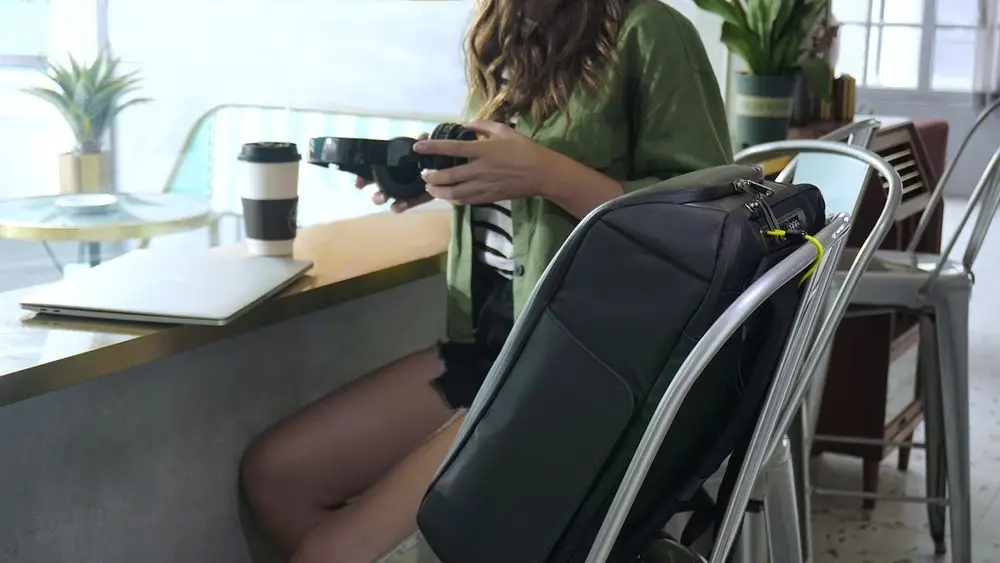 Рюкзак FlipPack, черный с зеленым Рюкзак FlipPack, черный с зеленым