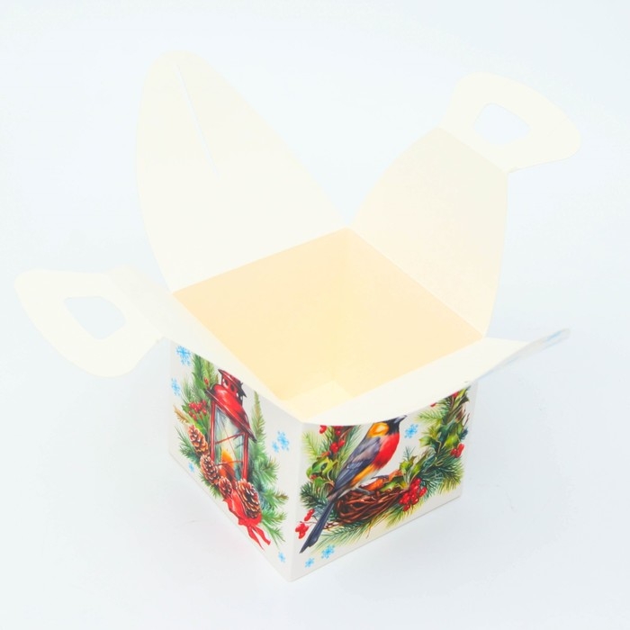 Новый год. Подарочная коробка Новогодняя КУБ МАКСИ Новый год. Подарочная коробка Новогодняя КУБ МАКСИ "Еловый венок" 15 х 15 х 19 см.