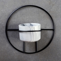 Горшок настенный "Салли" с черной подставкой, 17х8х17см Горшок настенный "Салли" с черной подставкой, 17х8х17см