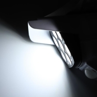 Фонарь уличный аккумуляторный, 180 Вт, 1200 мАч, 77 СОВ, IP66, солнеч. батарея, датчик Фонарь уличный аккумуляторный, 180 Вт, 1200 мАч, 77 СОВ, IP66, солнеч. батарея, датчик