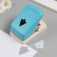 Дырокол фигурный рисунок 5х5 см "Ёлочка фигурная" 8.6х14,6х6,9 см Дырокол фигурный рисунок 5х5 см "Ёлочка фигурная" 8.6х14,6х6,9 см