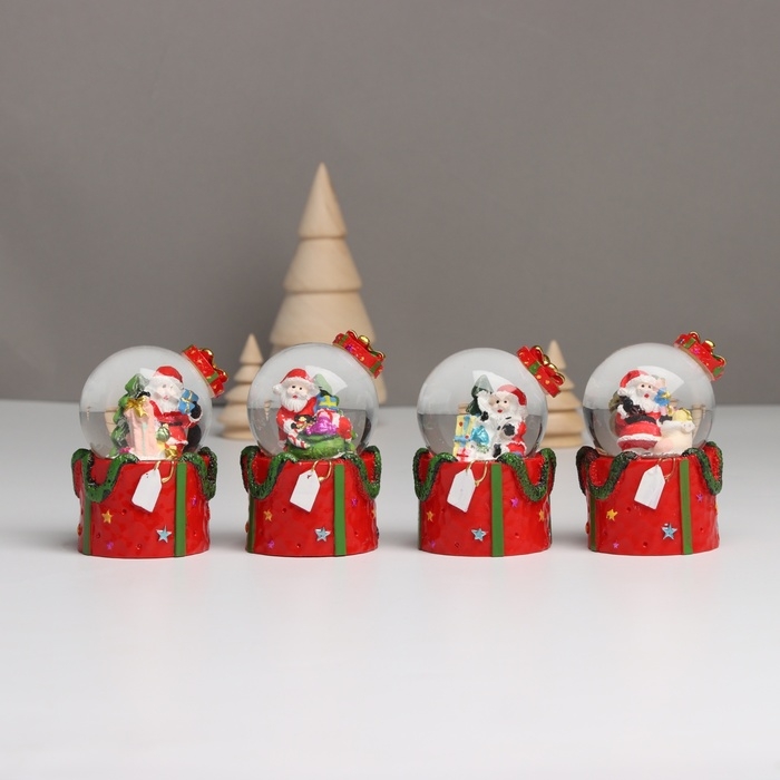 Сувенир полистоун водяной шар свет Сувенир полистоун водяной шар свет "Дед Мороз. Подарок" МИКС 4,5х4,5х7,5 см