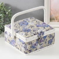 Шкатулка для рукоделия "Сиреневая цветочная поляна" 20х20х11 см Шкатулка для рукоделия "Сиреневая цветочная поляна" 20х20х11 см