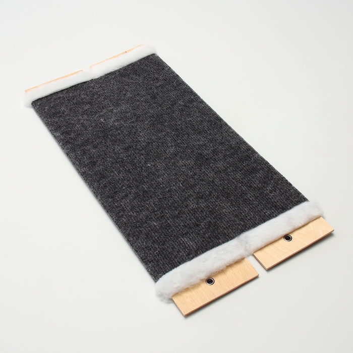 Когтеточка угловая, ковролин с мехом, 55 х 25 см Когтеточка угловая, ковролин с мехом, 55 х 25 см