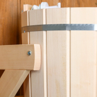 Обливное устройство из липы "Русская забава", 20л, пластиковая вставка Обливное устройство из липы "Русская забава", 20л, пластиковая вставка