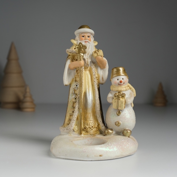 Подсвечник полистоун Подсвечник полистоун "Дед Мороз в коричневой шубе со снеговиком" d=3?5 см 10,3х9,8х14 см