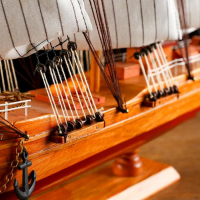 Корабль сувенирный большой &laquo;Крамбол&raquo;, борта светлое дерево, паруса белые, микс 57&times;9&times;49см