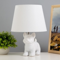 Настольная лампа "Бернард" 1х40Вт Е14 провод-1,6м белый 21х21х30см Настольная лампа "Бернард" 1х40Вт Е14 провод-1,6м белый 21х21х30см