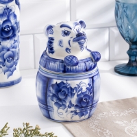 Горшочек "Медведь в бочке", 17 х 11 см, гжель