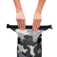 Гермомешок YUGANA, ПВХ, водонепроницаемый 15 литров, один ремень, камуфляж-цифра Гермомешок YUGANA, ПВХ, водонепроницаемый 15 литров, один ремень, камуфляж-цифра