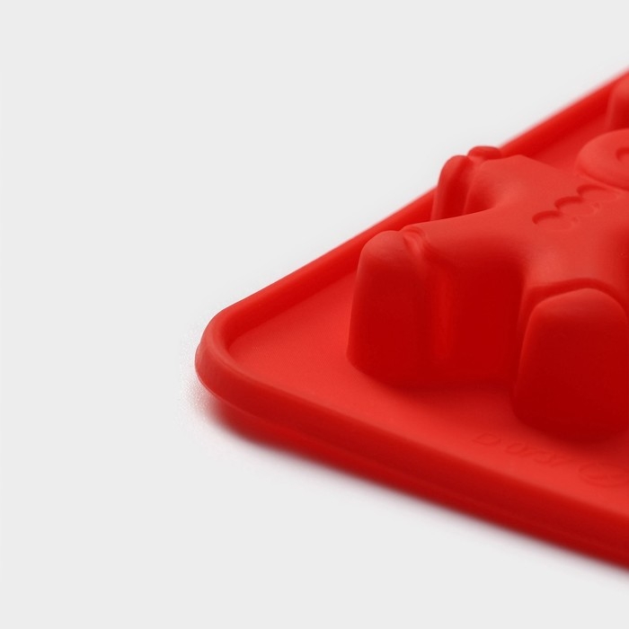 Форма для конфет и шоколада новогодняя Доляна «Карамельное чудо», силикон, 21×10 см, 12 ячеек (3,5×3,5 см), цвет красный Форма для конфет и шоколада новогодняя Доляна «Карамельное чудо», силикон, 21×10 см, 12 ячеек (3,5×3,5 см), цвет красный