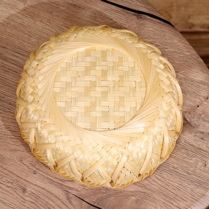 Корзинка плетёная, из бамбука 22х22х7 см