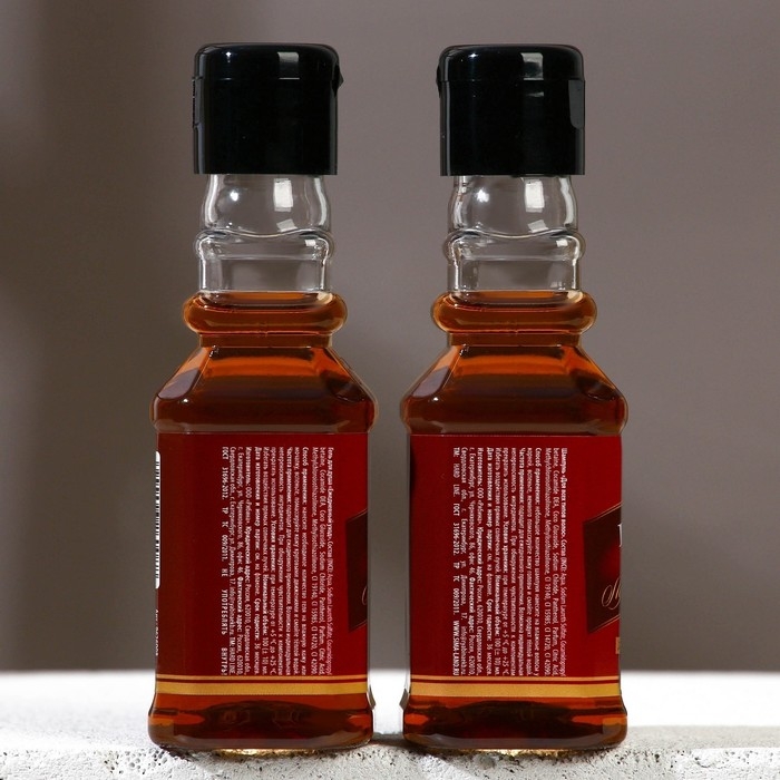 Подарочный набор косметики &laquo;Первый во всём&raquo;, гель для душа и шампунь для волос во флаконах виски, 2 х 100 мл, Новый Год