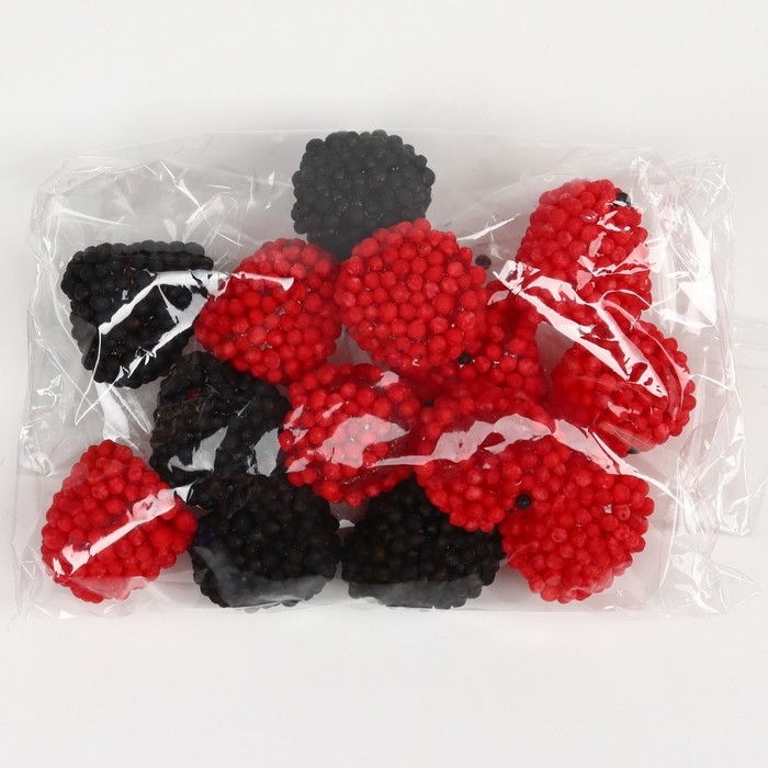 Мармеладные ягоды &laquo;Чудо уже стучится&raquo; в коробке-морковке, 100 г.