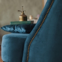 Гвозди ТУНДРА, декоративные, обивочные, 19х22 мм, золото, фасовка 50 шт Гвозди ТУНДРА, декоративные, обивочные, 19х22 мм, золото, фасовка 50 шт