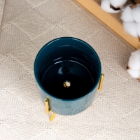 Кашпо "Цилиндр" зеленое, на золотой подставке, 15х8х8см Кашпо "Цилиндр" зеленое, на золотой подставке, 15х8х8см