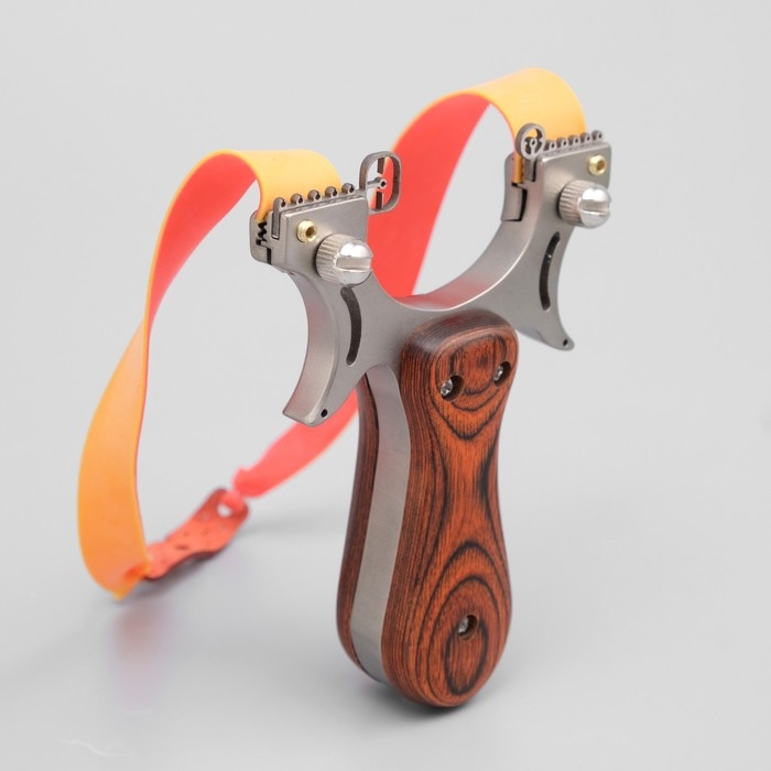 Рогатка металлическая с прицелом, деревянная рукоять, микс