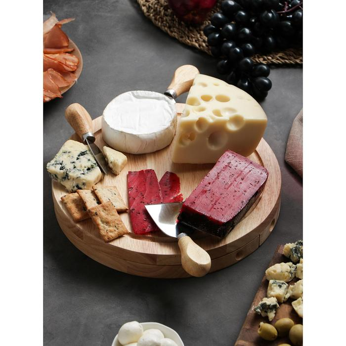 Набор для подачи сыра, доска из дуба 25&times;25&times;3,5 см, 4 ножа для сыра