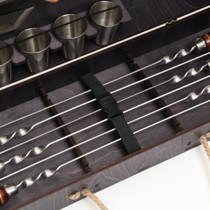 Набор с шампурами подарочный "Орел" с топором, в кейсе