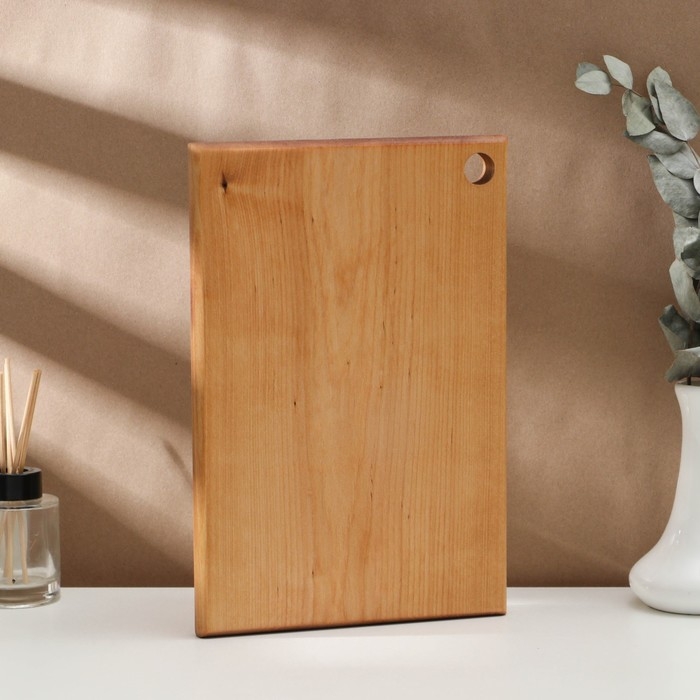 Доска разделочная деревянная с отверстием Adelica, 30&times;20&times;2 см, покрыта маслом, цельная берёза