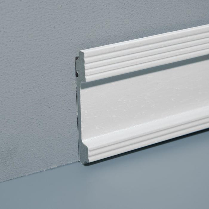 Плинтус пластиковый ударопрочный белый 100х16х2000мм Плинтус пластиковый ударопрочный белый 100х16х2000мм