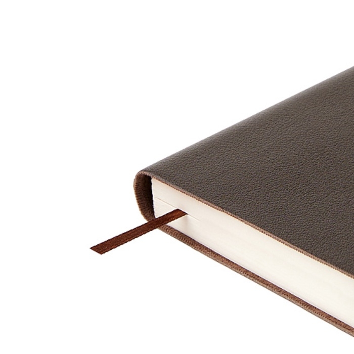 Ежедневник недатированный А5, 128 листов GRAND, интегральная обложка из искусственной кожи, ляссе, кремовый блок 70 г/м2, коричневый