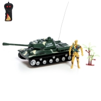 Танк радиоуправляемый &laquo;Защитник&raquo;, с фигуркой солдата, работает от батареек, цвет зелёный