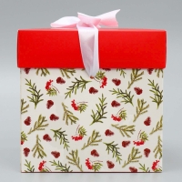 Коробка подарочная новогодняя складная &laquo;Снегири&raquo;, 15 х 15 х 15 см, Новый год