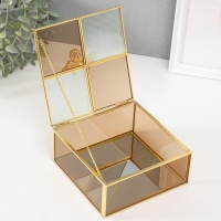 Шкатулка стекло с металлическим каркасом "Бабочка" квадрат карамель 15х15х8,3 см Шкатулка стекло с металлическим каркасом "Бабочка" квадрат карамель 15х15х8,3 см