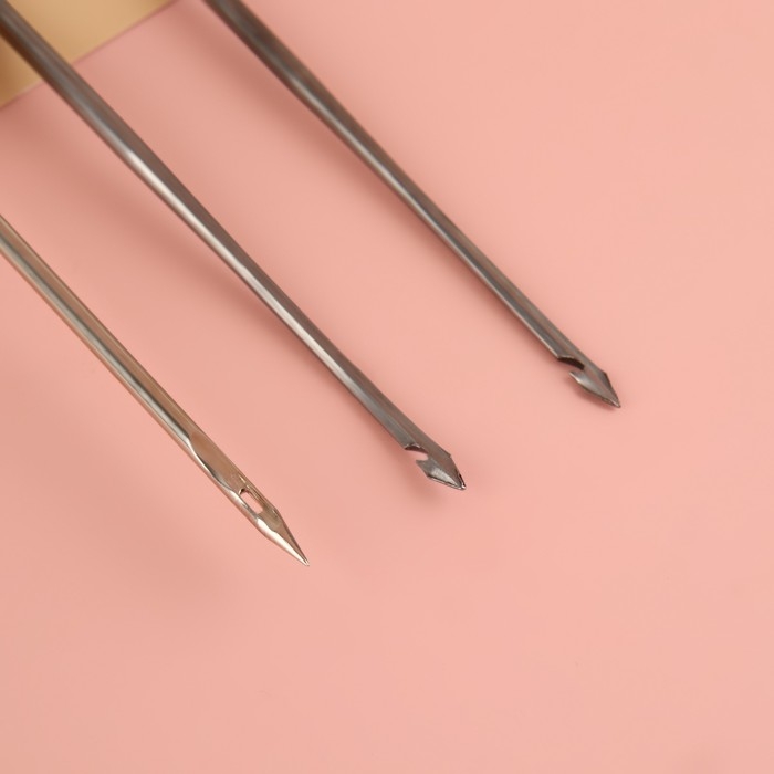 Шило швейное, с тремя сменными насадками: крючок, 8 см, изогнутый крючок, 8 см, с отверстием, 6,9 см Шило швейное, с тремя сменными насадками: крючок, 8 см, изогнутый крючок, 8 см, с отверстием, 6,9 см