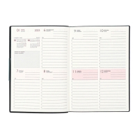 Еженедельник датир 2025г мягк обл иск кож А6+ 80л ESCALADA, тис ф, кр бл 70 г/м&sup2;, чёрный