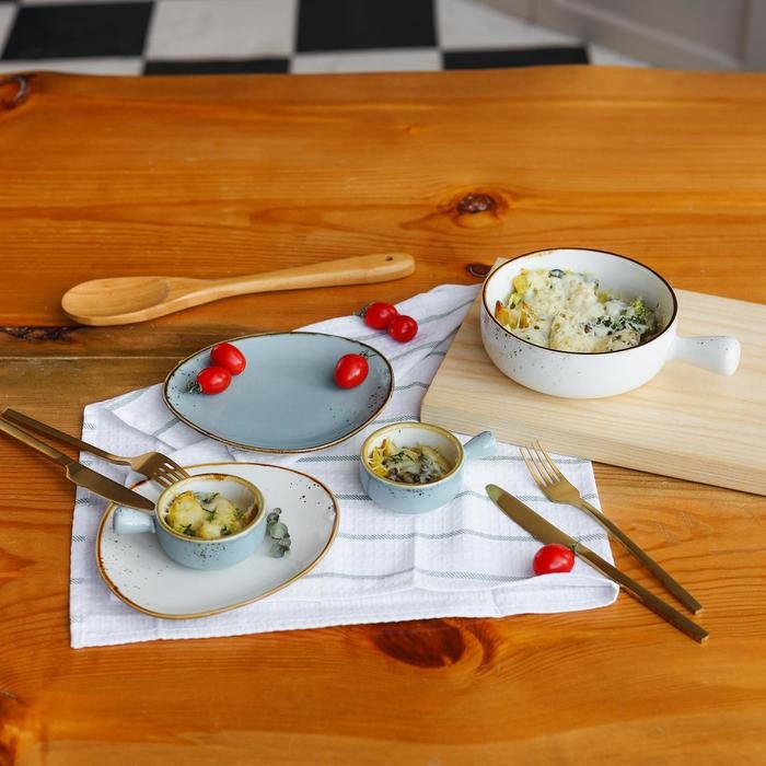 Блюдо фарфоровое для подачи Magistro «Церера», 18,2×16,3 см, цвет голубой Блюдо фарфоровое для подачи Magistro «Церера», 18,2×16,3 см, цвет голубой