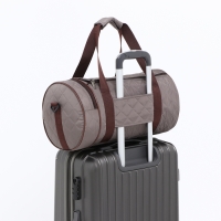 Сумка спортивная на молнии, 2 наружных кармана, длинный ремень, средний размер, цвет коричневый Сумка спортивная на молнии, 2 наружных кармана, длинный ремень, средний размер, цвет коричневый