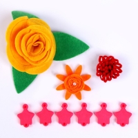 Набор для творчества: декор из фетра и набор бусин «Цветочное удовольствие» Набор для творчества: декор из фетра и набор бусин «Цветочное удовольствие»