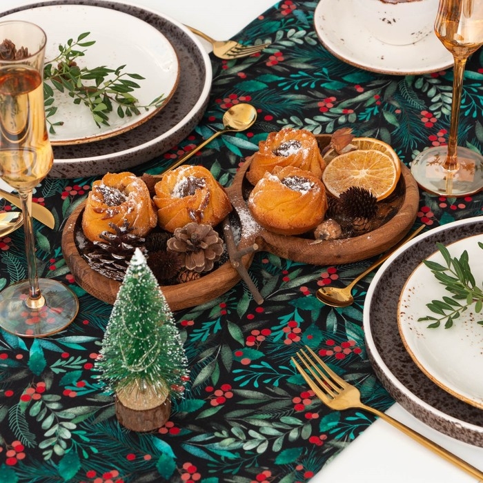 Новый год. Дорожка на стол новогодняя Этель "Winter berry" 40х147см, 100%хл, саржа 190 г/м2