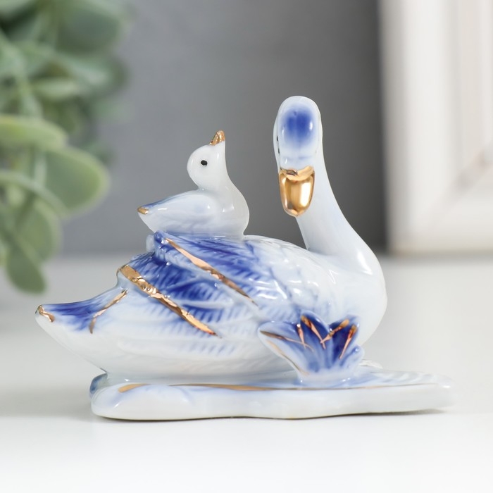 Сувенир Сувенир "Лебёдушка с деткой" 5,5×7×3,5 см
