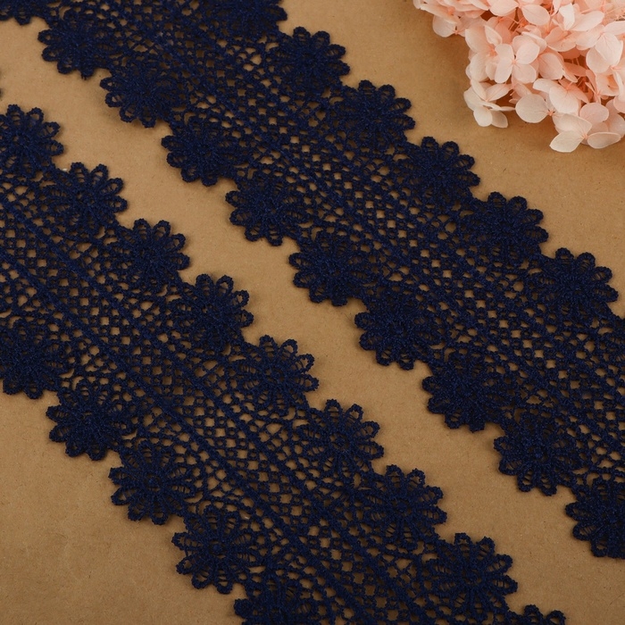 Кружево гипюровое, 70 мм &times; 6,8 &plusmn; 0,5 м, цвет тёмно-синий