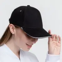 Бейсболка Classic, черная с белым кантом Бейсболка Classic, черная с белым кантом