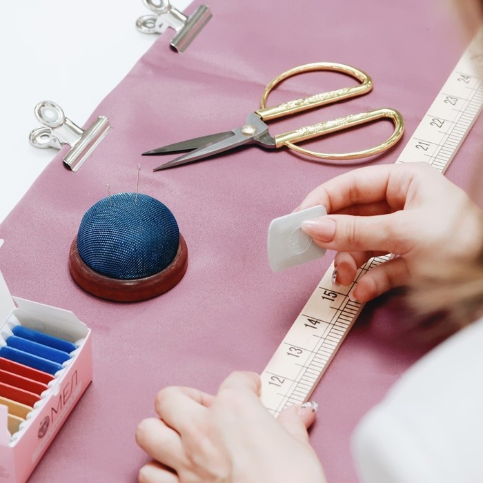 Игольница &laquo;Круг&raquo;, на деревянной подложке, d = 7 см, цвет МИКС