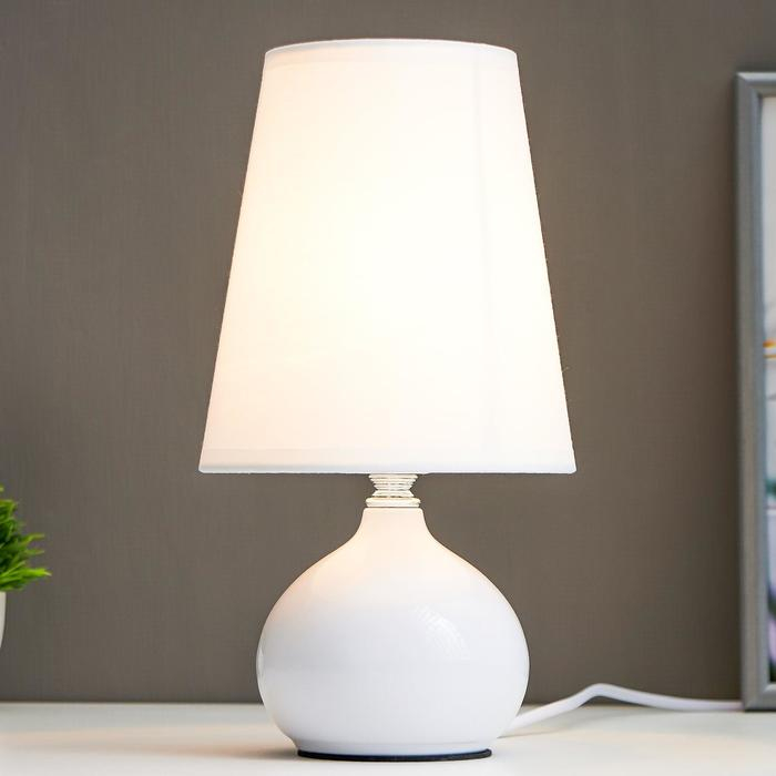 Лампа настольная 99035/1 1х40Вт Е27 белый 15х15х29 см RISALUX