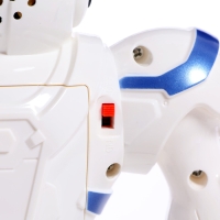 Робот радиоуправляемый &laquo;Танцор&raquo;, световые и звуковые эффекты, работает от батареек, цвет МИКС