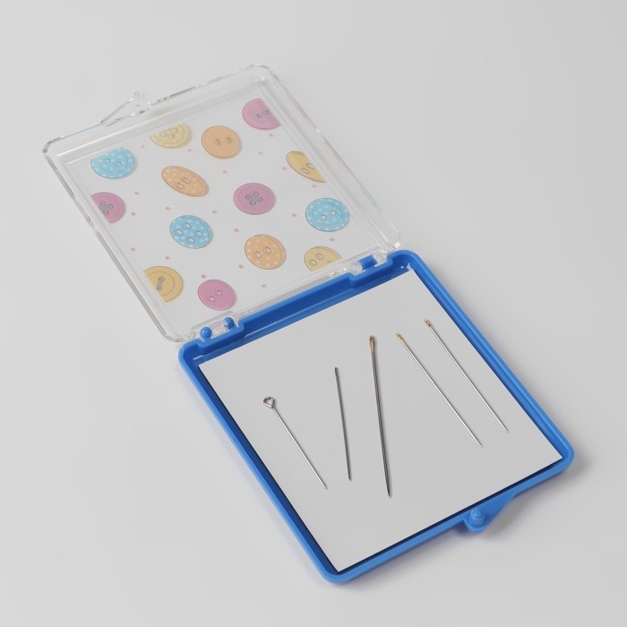 Игольница магнитная &laquo;Пуговки&raquo;, с иглами, 7 &times; 8 см, цвет голубой