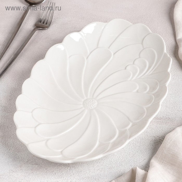 Блюдо керамическое «Ромашка», 32×20×3 см, цвет белый Блюдо керамическое «Ромашка», 32×20×3 см, цвет белый
