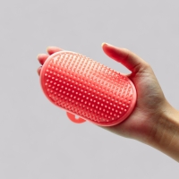 Щётка-наладонник, 12,2 х 8 см, розовая Щётка-наладонник, 12,2 х 8 см, розовая