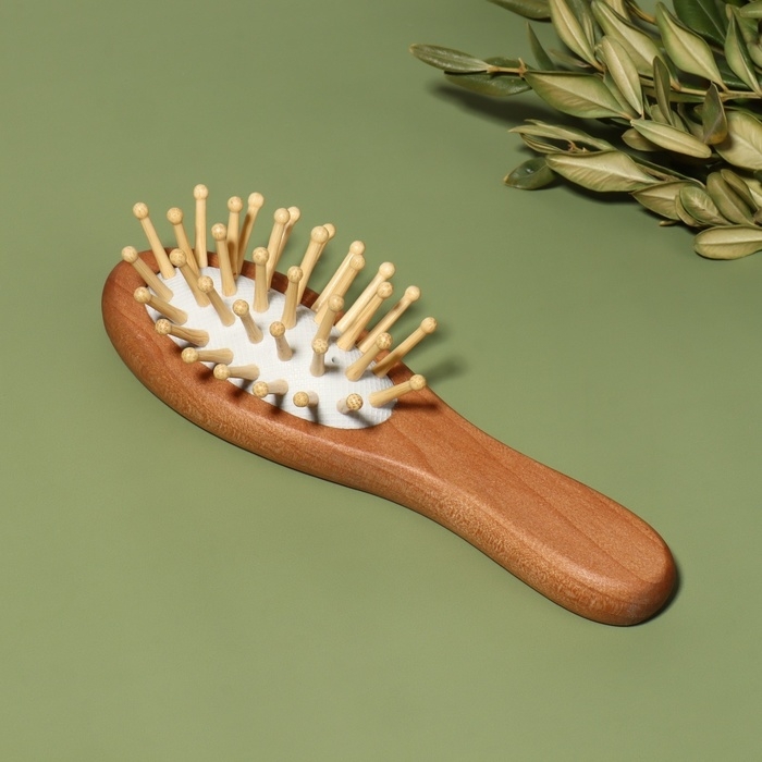 Расчёска-мини массажная, деревянная, 4 × 11,5 см, цвет «светлое дерево» Расчёска-мини массажная, деревянная, 4 × 11,5 см, цвет «светлое дерево»