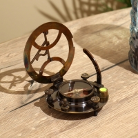 Компас с солнечными часами 11 см, латунь Компас с солнечными часами 11 см, латунь