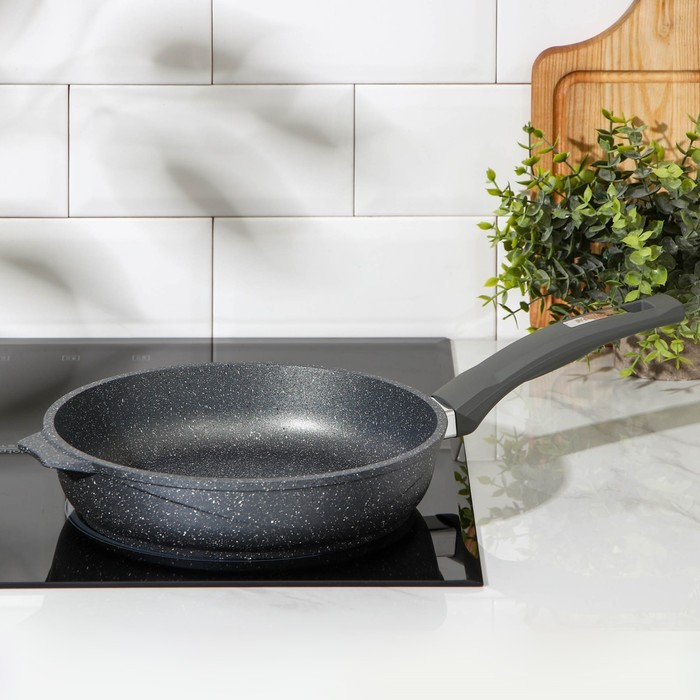 Сковорода &laquo;Гранит&raquo;, d=24 см, пластиковая ручка, антипригарное покрытие, цвет серый